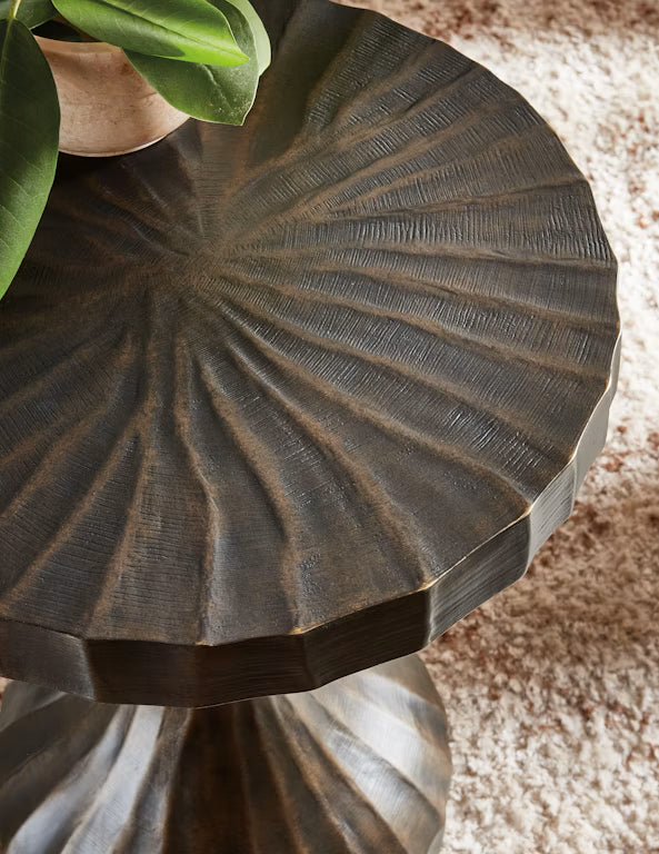 Ferrous Accent Table / 7228-80210-89